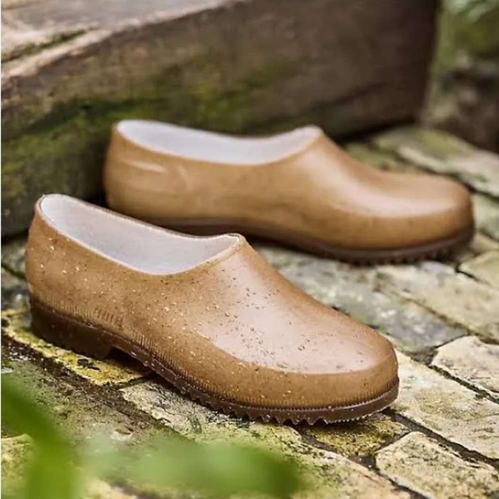 new gardenheir plasticana clogs